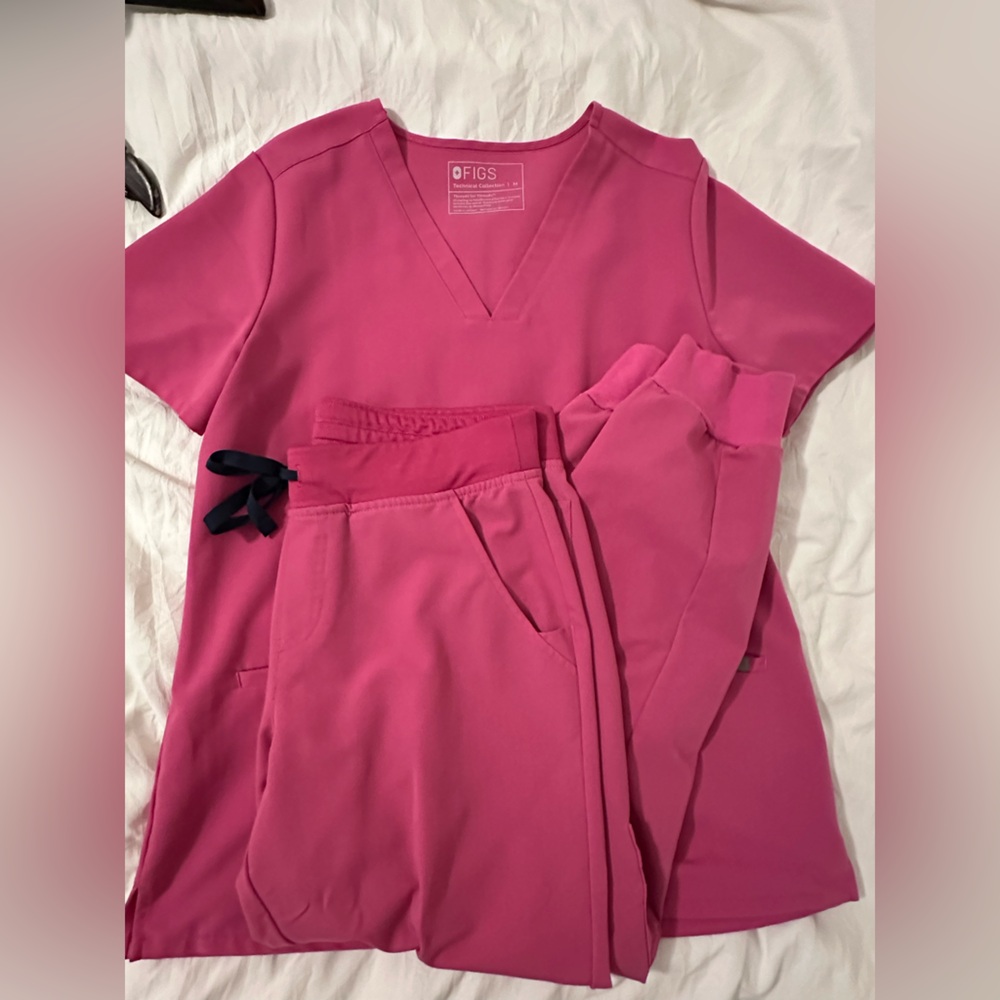 Figs women’s scrub set